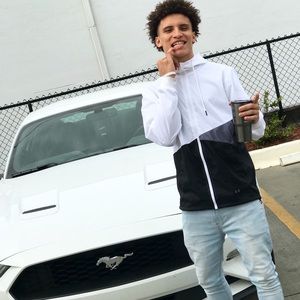 Meet your Posher, Demitrius